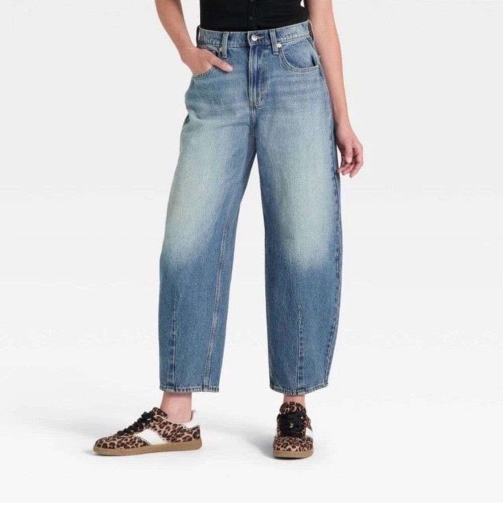Women's High-Rise Easy Barrel Ankle Jeans Size 12 - Universal Thread